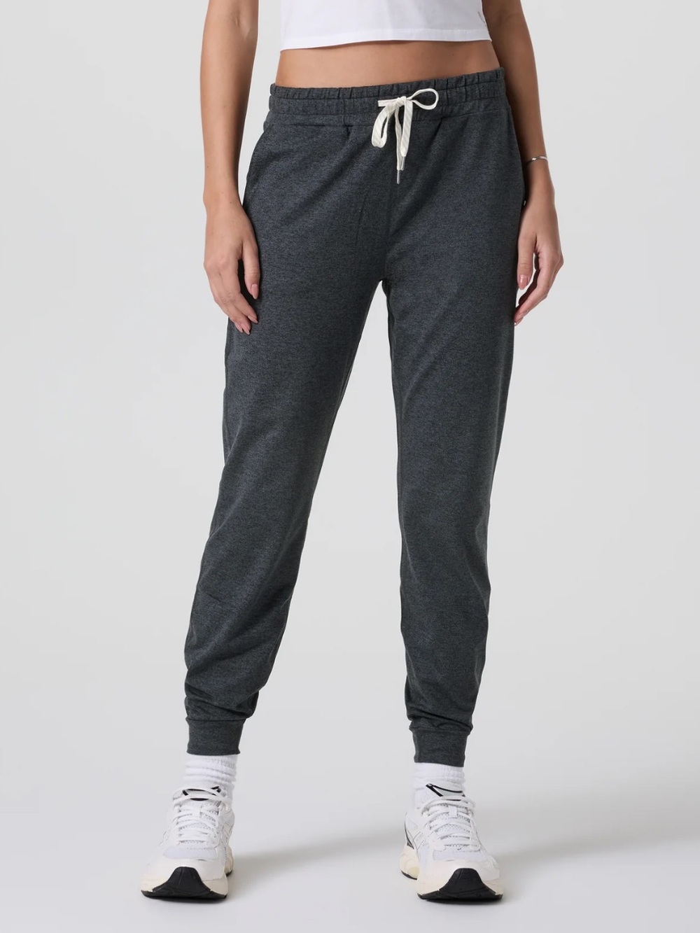 VUORI Performance Joggers In Charcoal Heather -Like New, Small